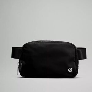 Lululemon Everywhere Belt Bag